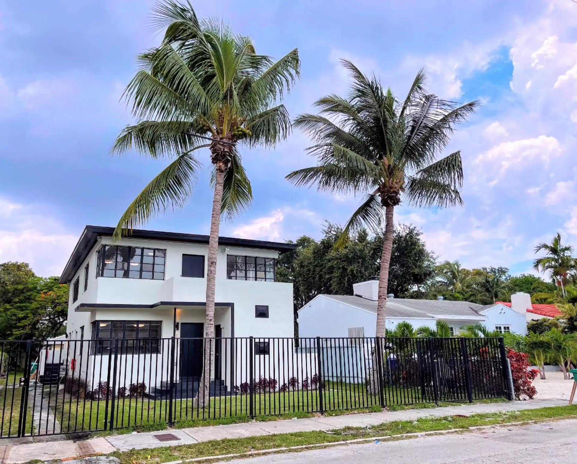 featured image for story, FOR SALE - MiMo Gardens. A completely renovated Multifamily Building at MiMo
District