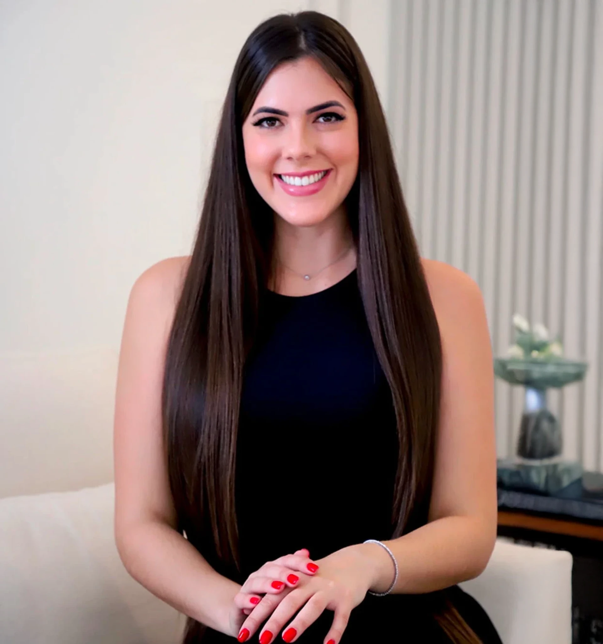 Leticia Roche headshot
