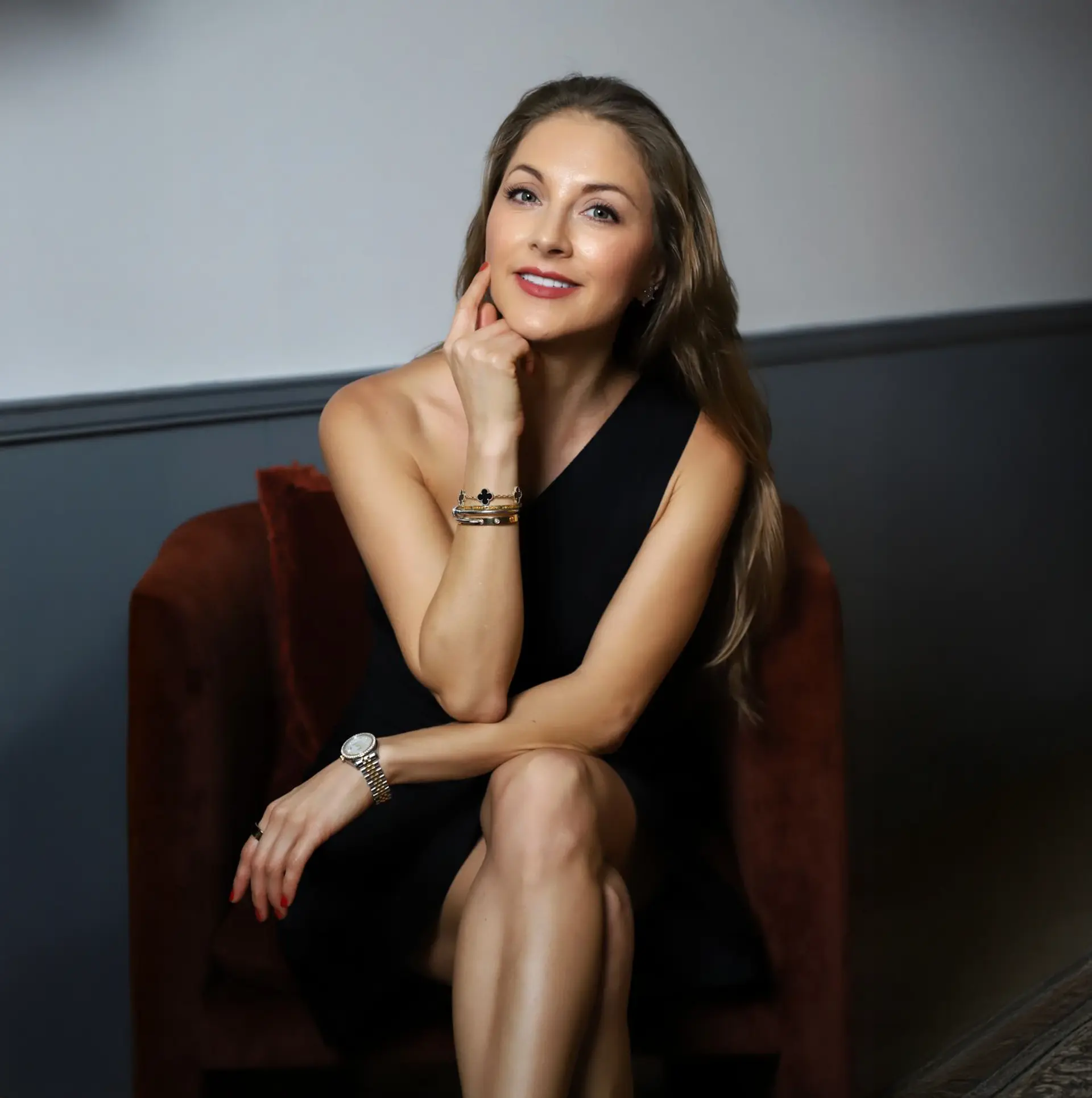 Angela Aristizabal headshot
