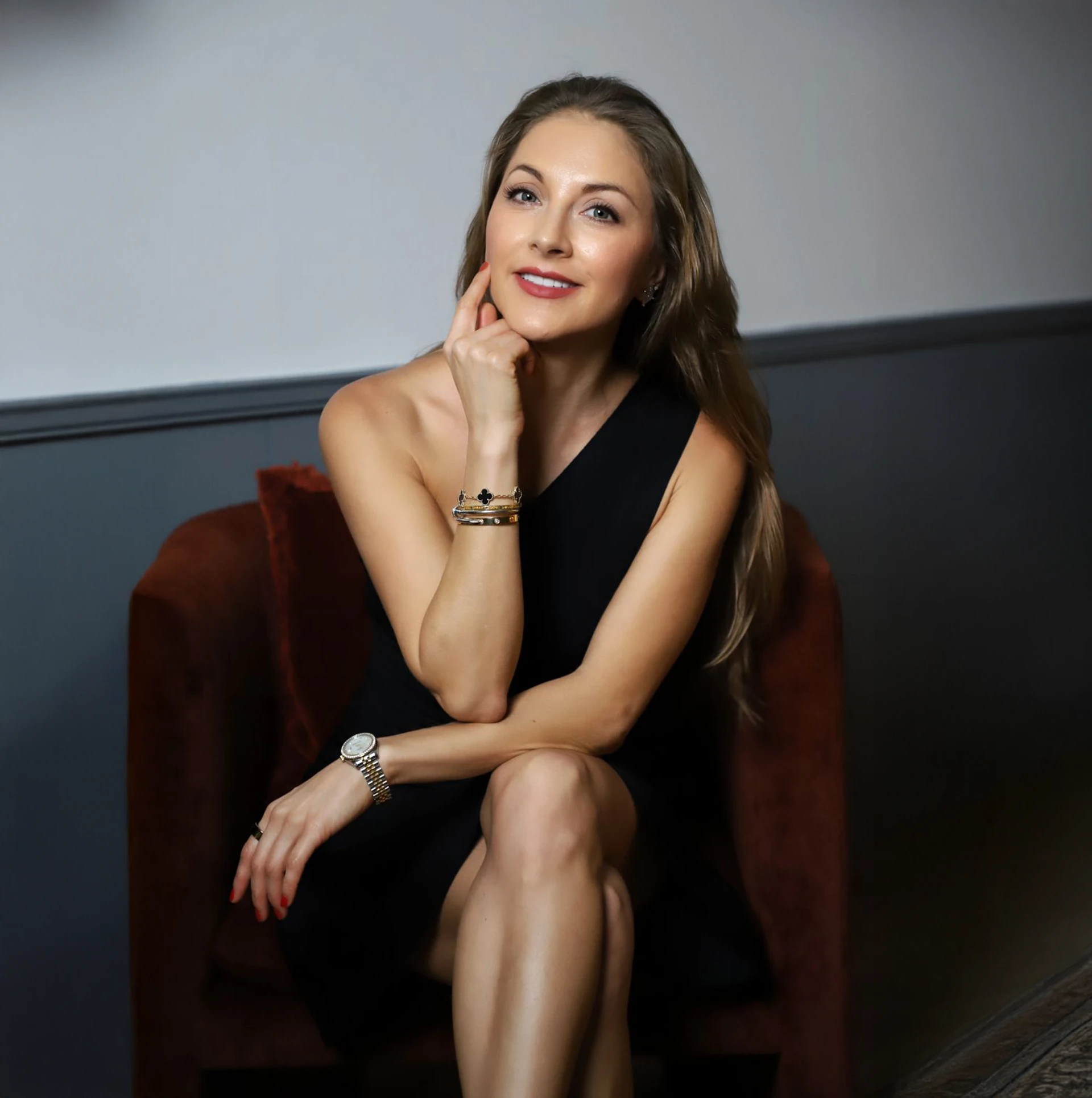 Angela Aristizabal headshot
