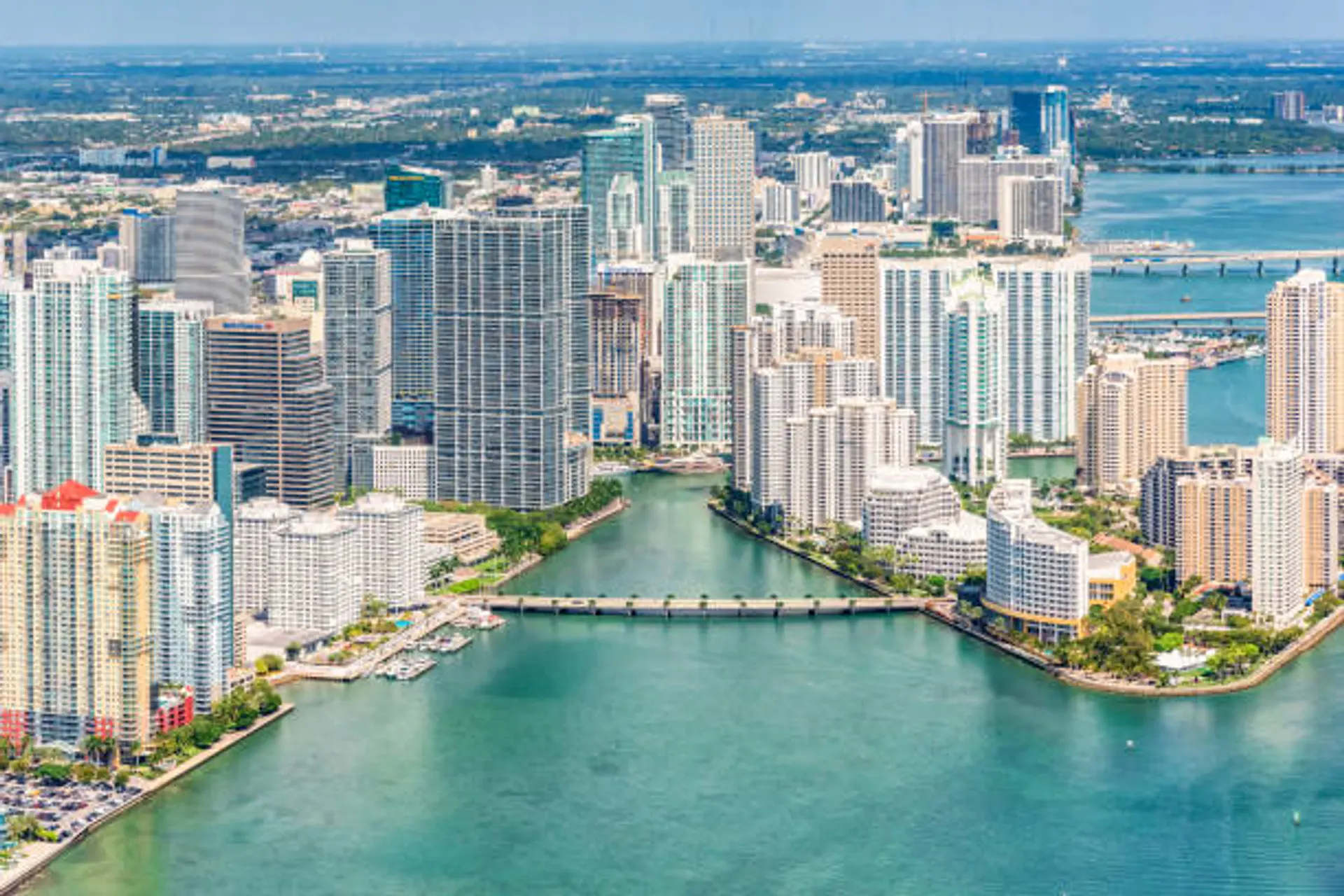 featured image for story, why you should invest in Miami!!