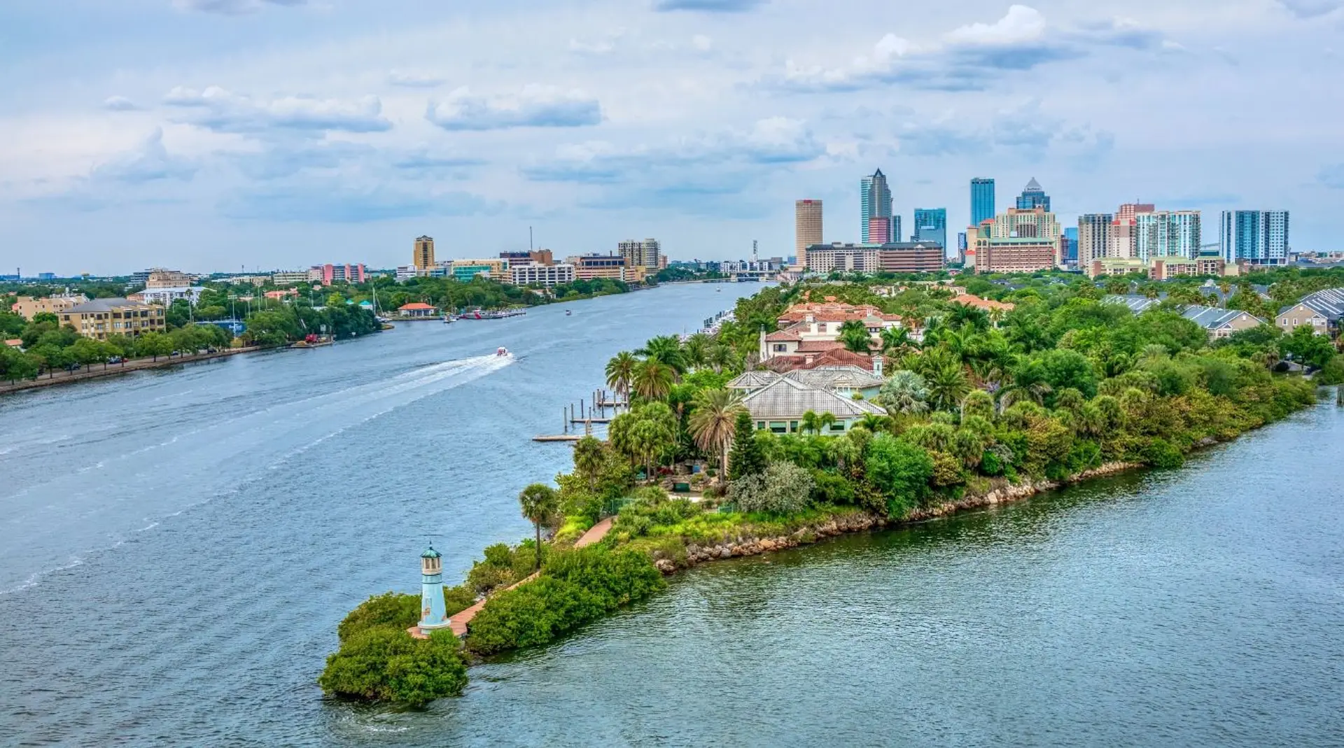 featured image for story, Florida's Allure: Climate and Property Buying