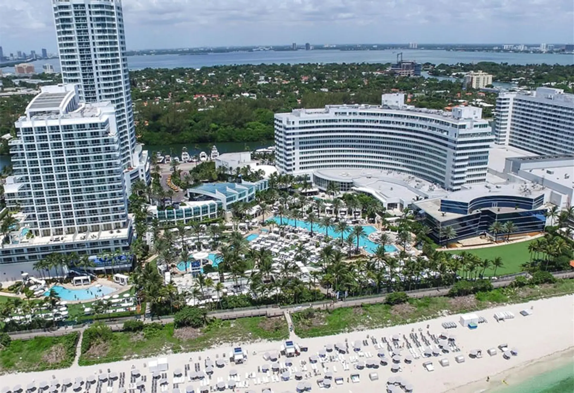 featured image for story, Buying condo in Fontainebleau III in Miami