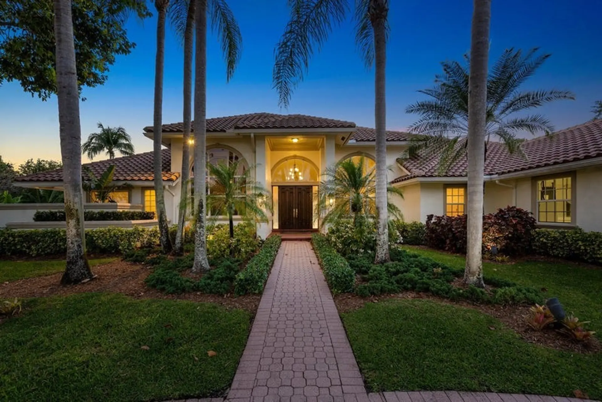 featured image for story, Boca Raton luxury home builders
