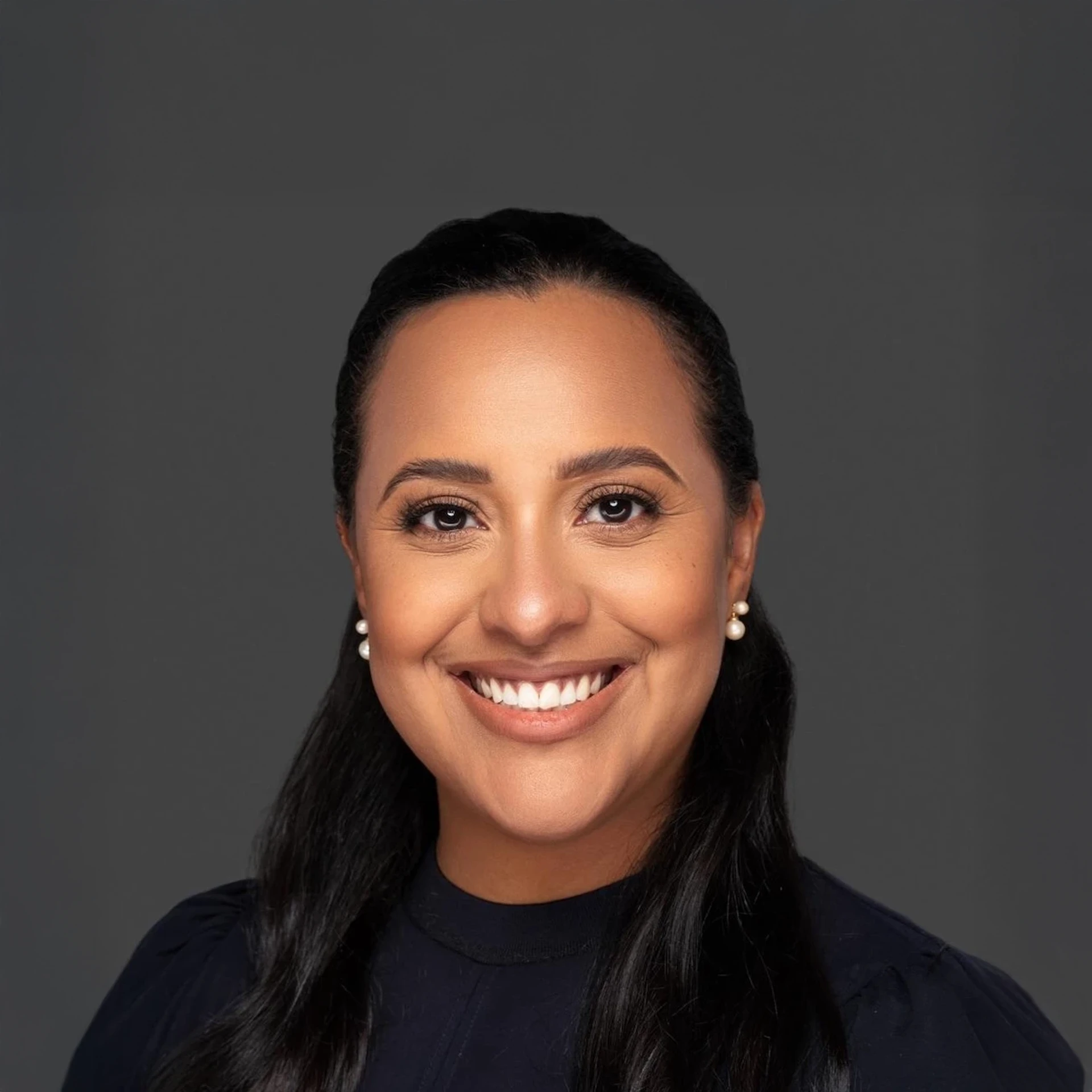 Denisse Salvent headshot