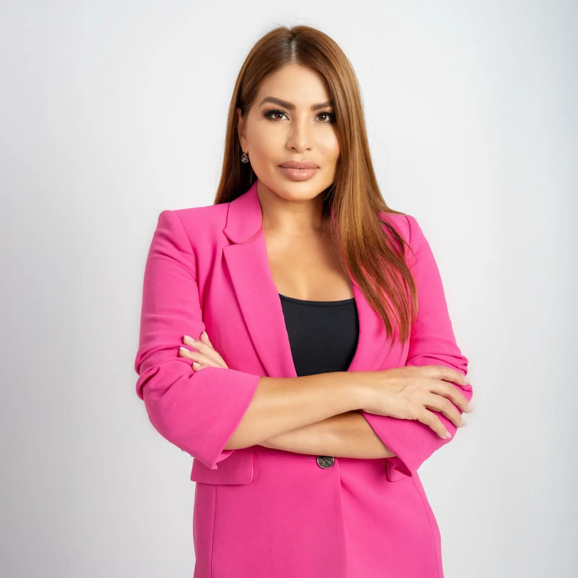 Nur Vega headshot