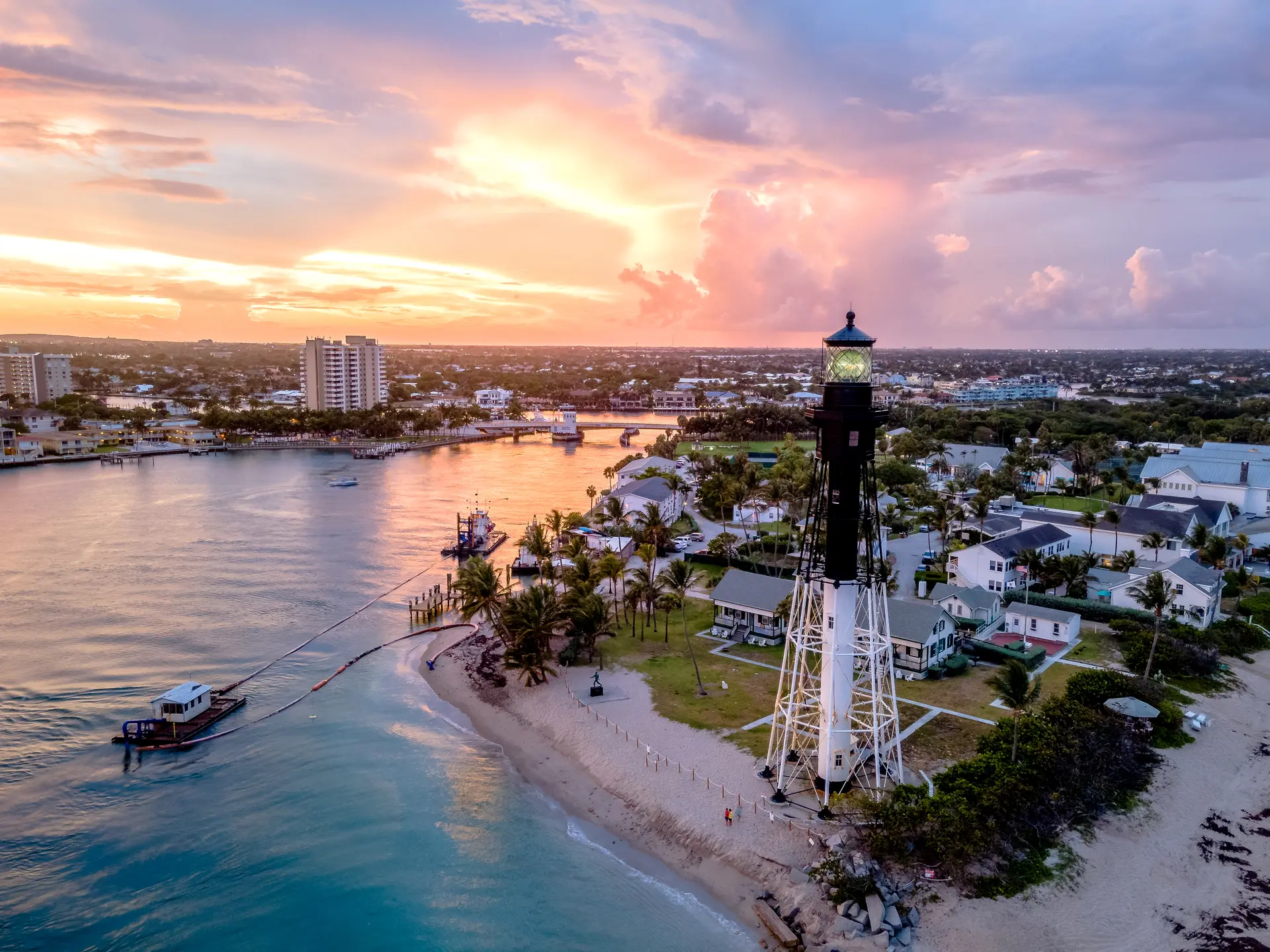 listings 待售 in Lighthouse Point