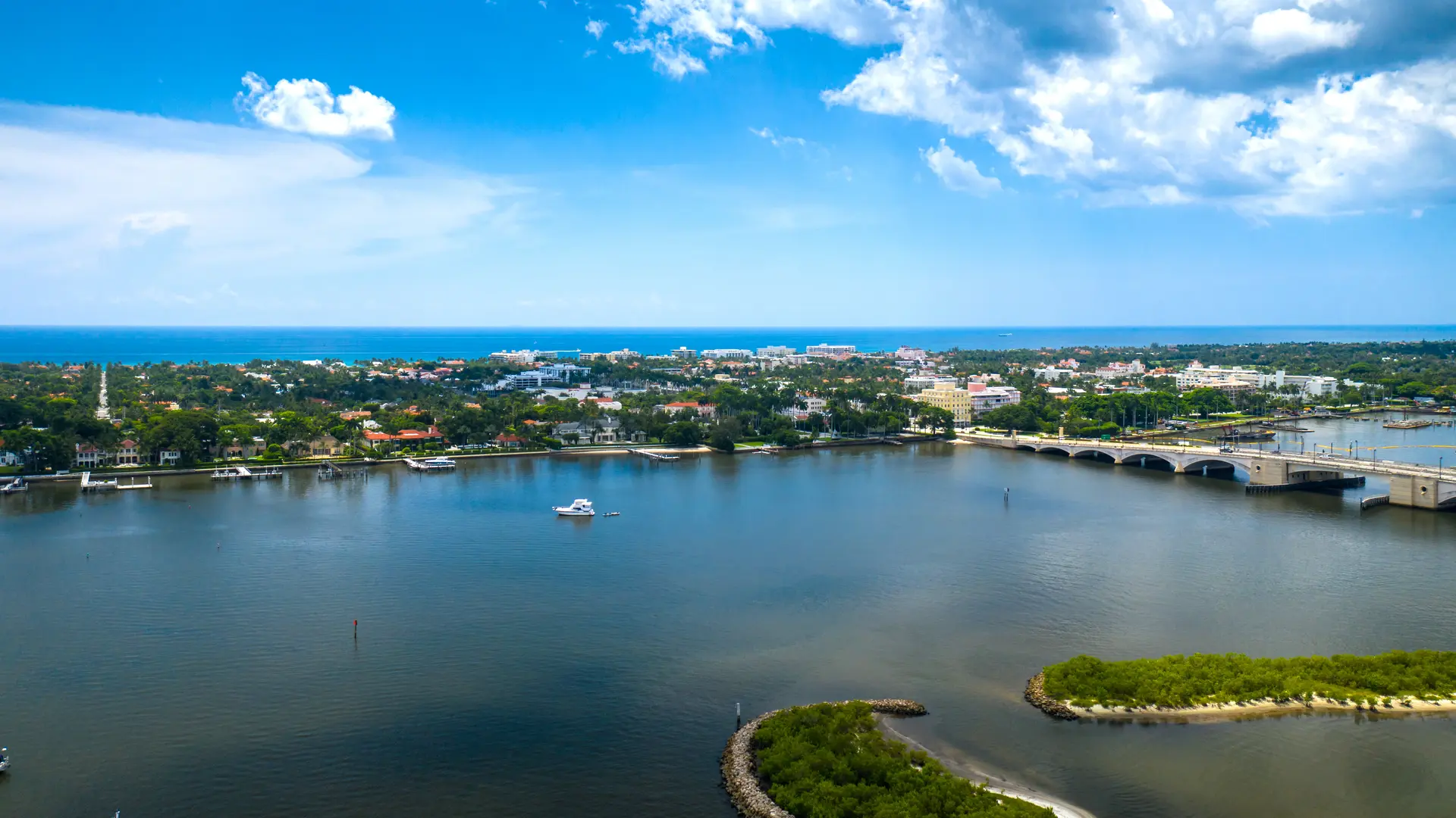 listings 待售 in Lake Worth