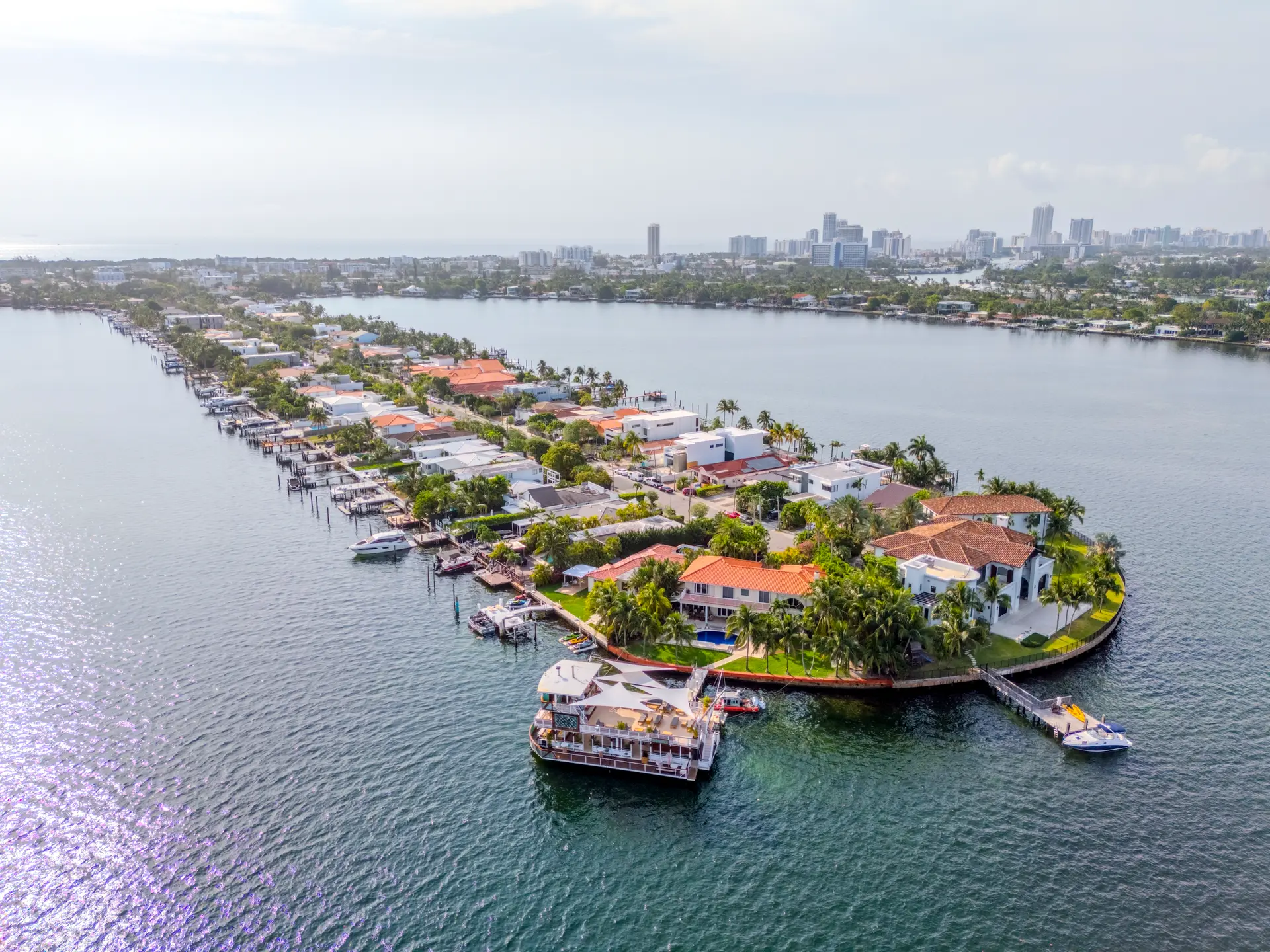 listings À Venda in Biscayne Point