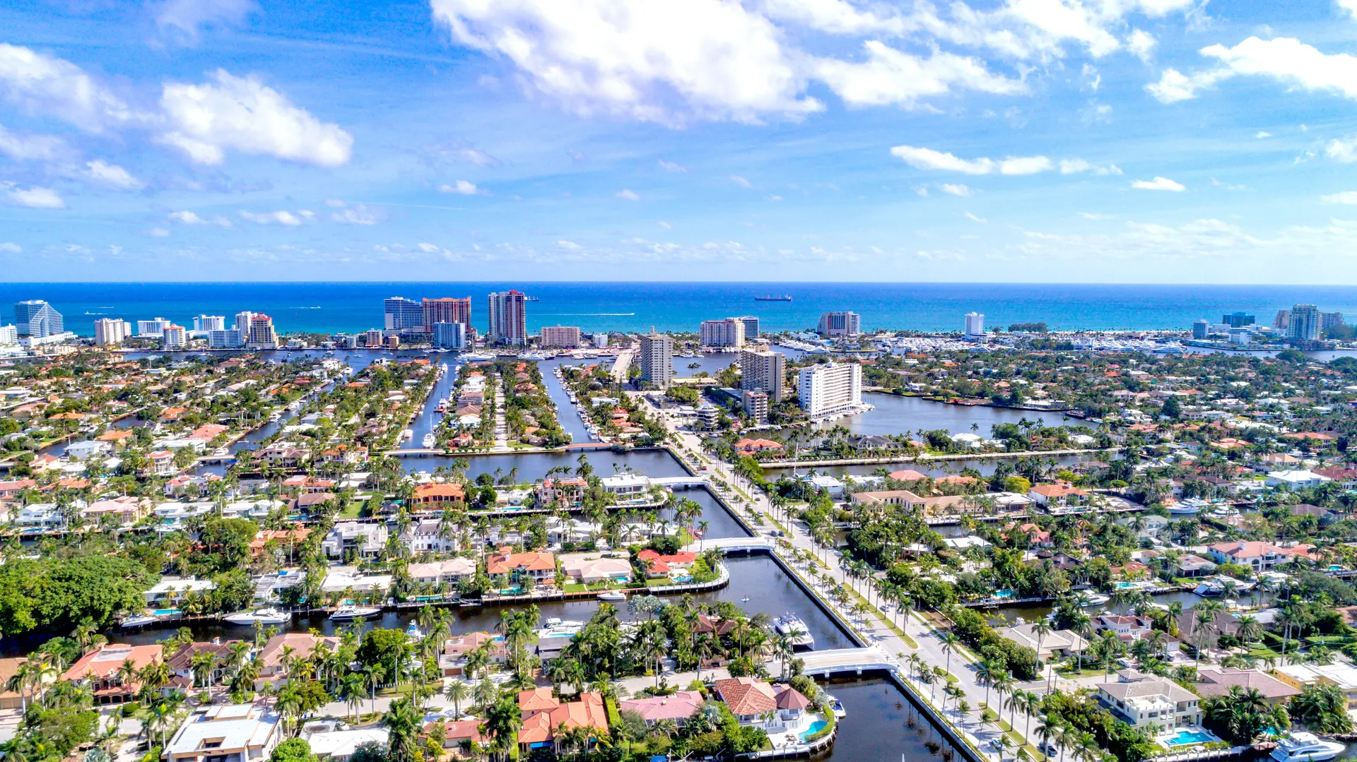 listings 待售 in Las Olas Isles