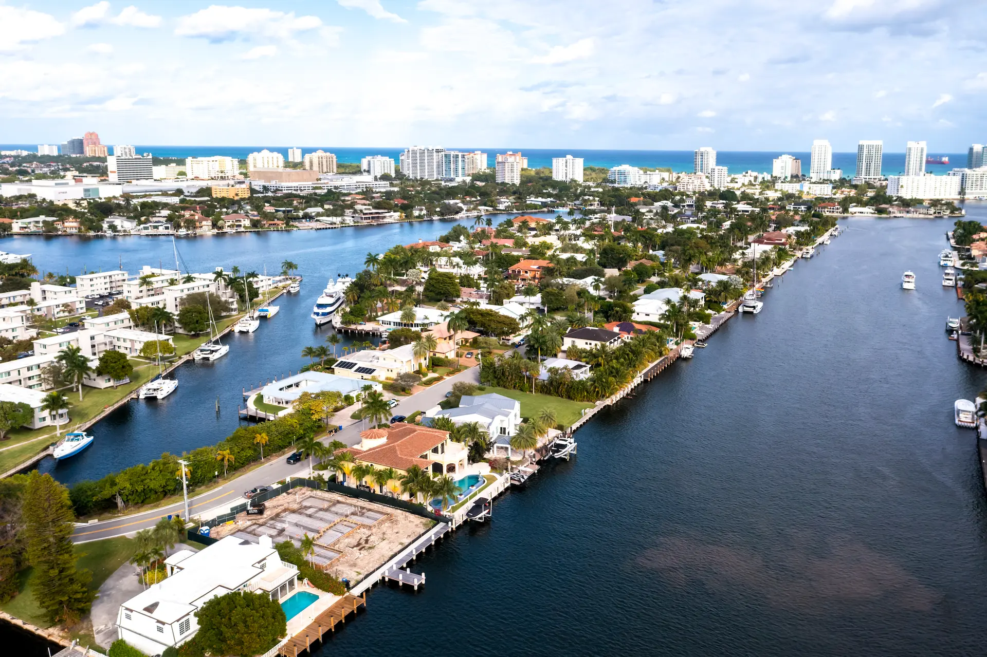 listings 待售 in Sunrise Key
