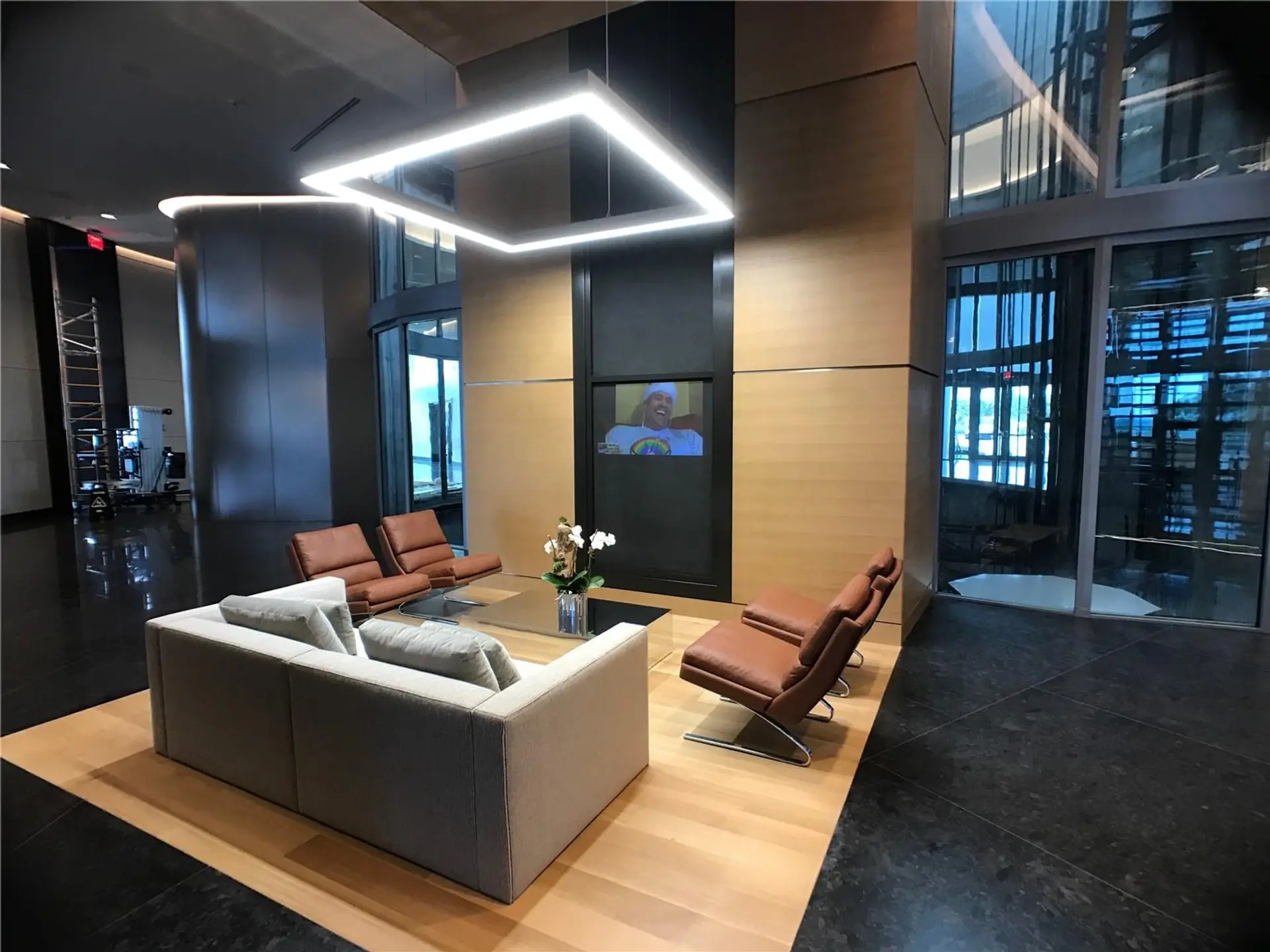Porsche Design Tower photo 7