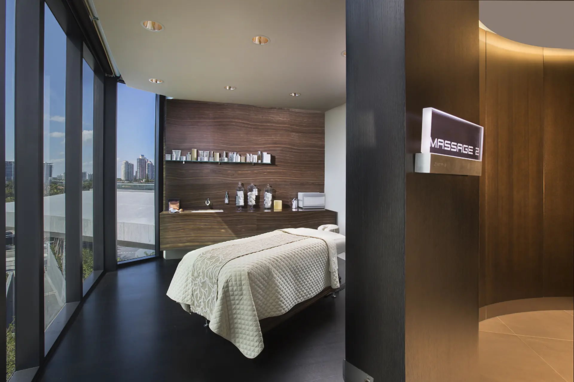 Porsche Design Tower photo 36