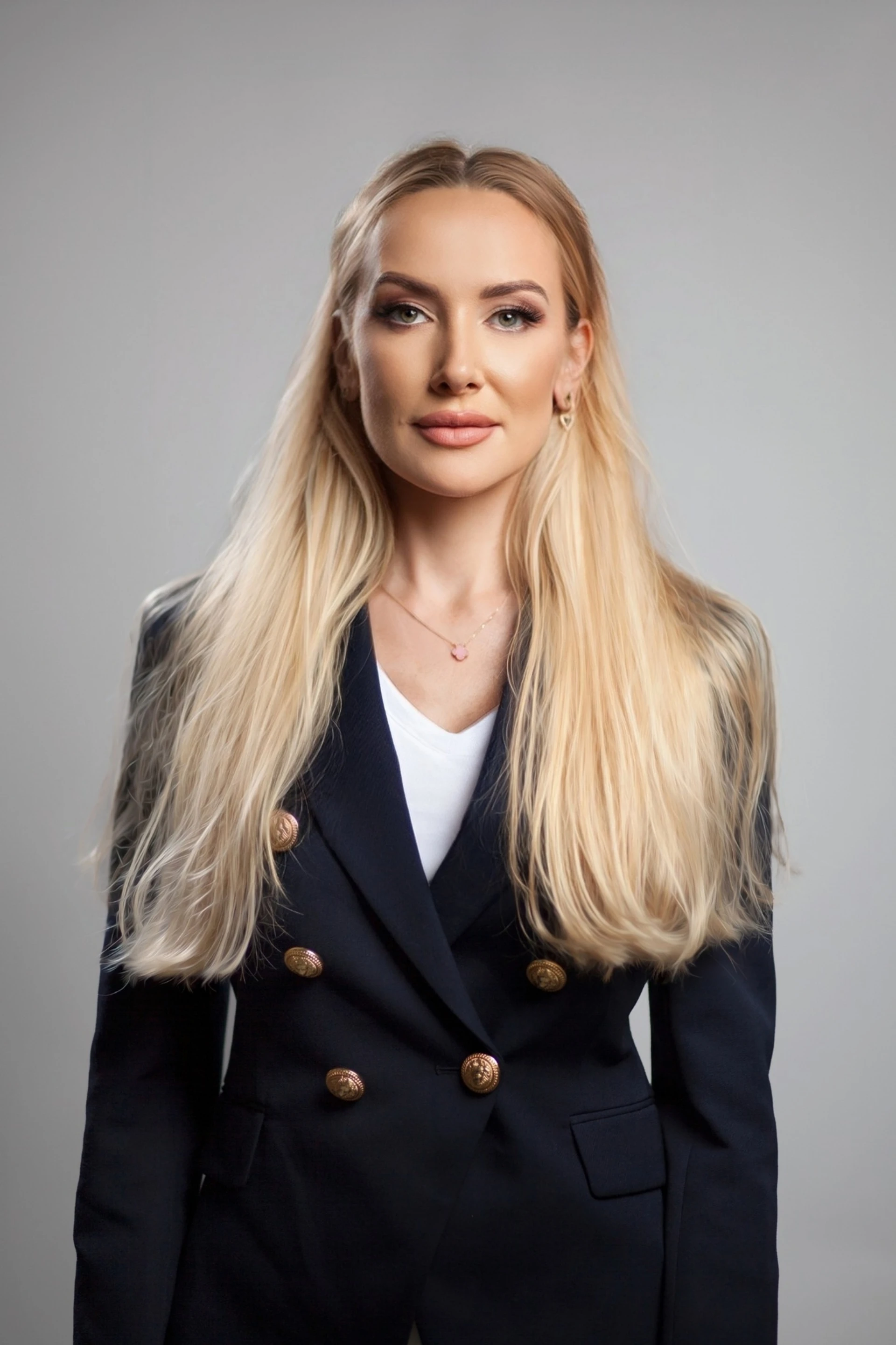 Annie Lopez headshot